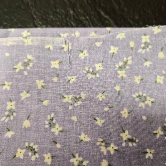 Vintage 90s Lavender Floral Cotton – 2 Yards R.E.D. 710-144 Selvage Discontinued - Picture 3 of 3
